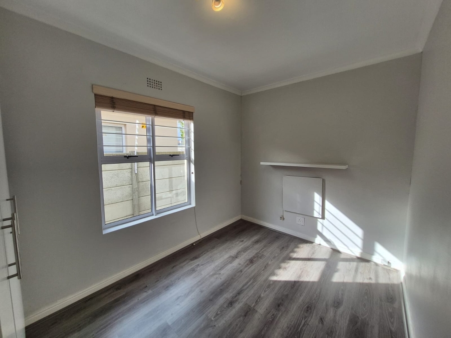 2 Bedroom Property for Sale in Sunningdale Western Cape